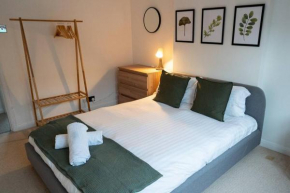 Calm Cosy House with Beautiful Riverside Walk to Centre
